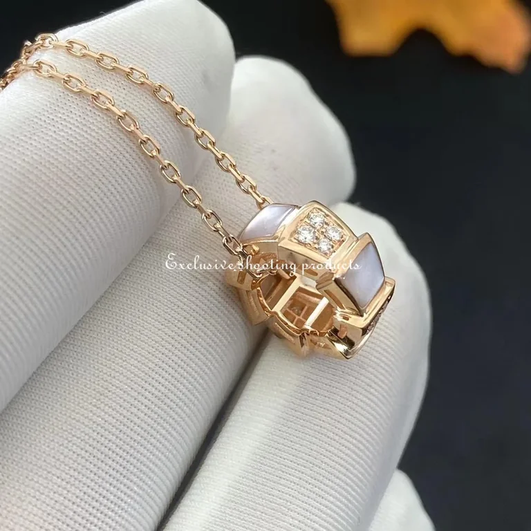 Bulgari Serpenti 357095 Viper 18 kt rose gold necklace set with mother-of-pearl elements and pavé diamonds on the pendant 3