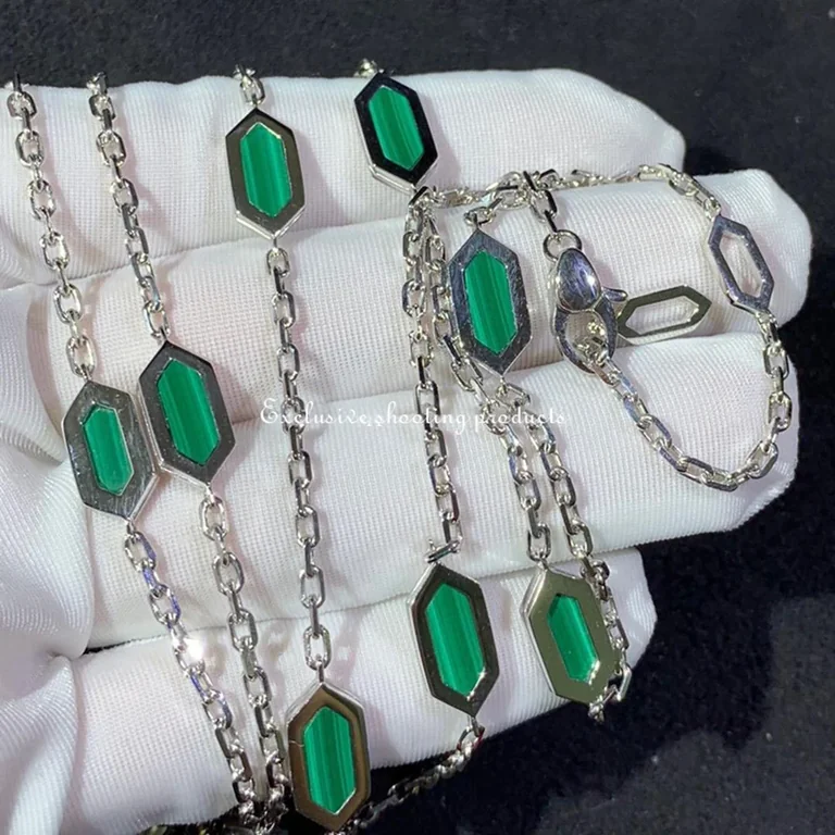 Bulgari Serpenti 354101-1 18 kt white gold necklace with tassel set with a diamond pavé diamonds and malachite eyes 6