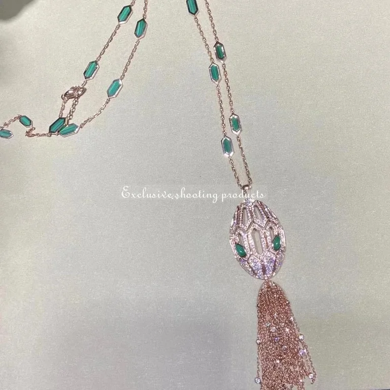 Bulgari Serpenti 354101-RG 18 kt rose gold necklace with tassel set with a diamond pavé diamonds and malachite eyes 6