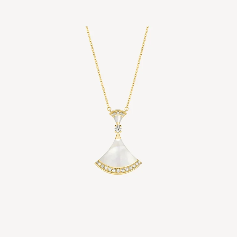 Bulgari 356452 Divas? Dream Necklace Yellow Gold Mother-of-pearl and Diamonds 1