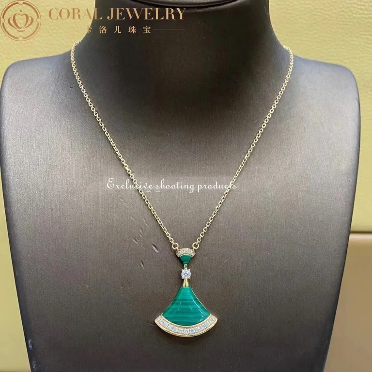 Bulgari Divas? Dream 358127 Necklace Yellow Gold Malachite and Diamonds 8