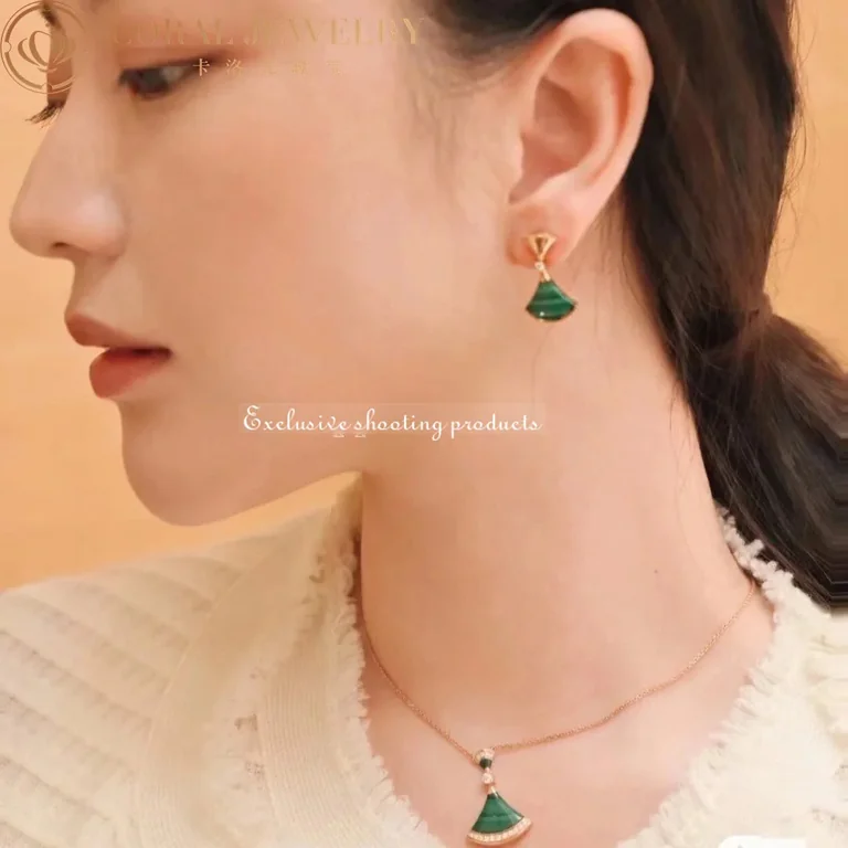 Bulgari Divas? Dream 358127 Necklace Yellow Gold Malachite and Diamonds 3