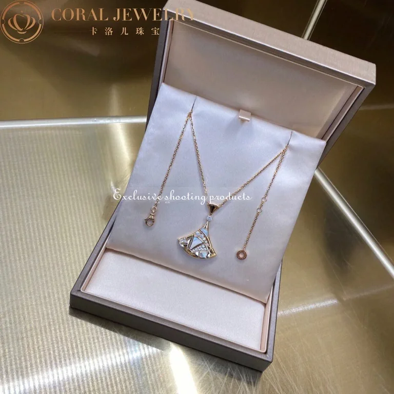 Bulgari Divas? Dream 350065 Necklace Rose Gold with Mother-of-pearl and Diamonds 3