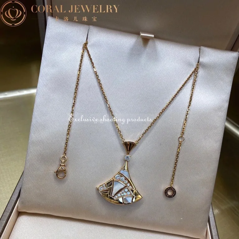 Bulgari Divas? Dream 350065 Necklace Rose Gold with Mother-of-pearl and Diamonds 2