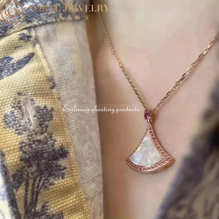 Bulgari Divas? Dream 359938 Necklace Rose Gold Mother-of-pearl and Pink Sapphires 17