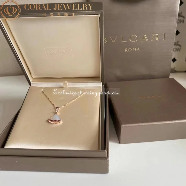 Bulgari Divas? Dream 358122 Necklace Rose Gold Mother-of-pearl and Rubies 6