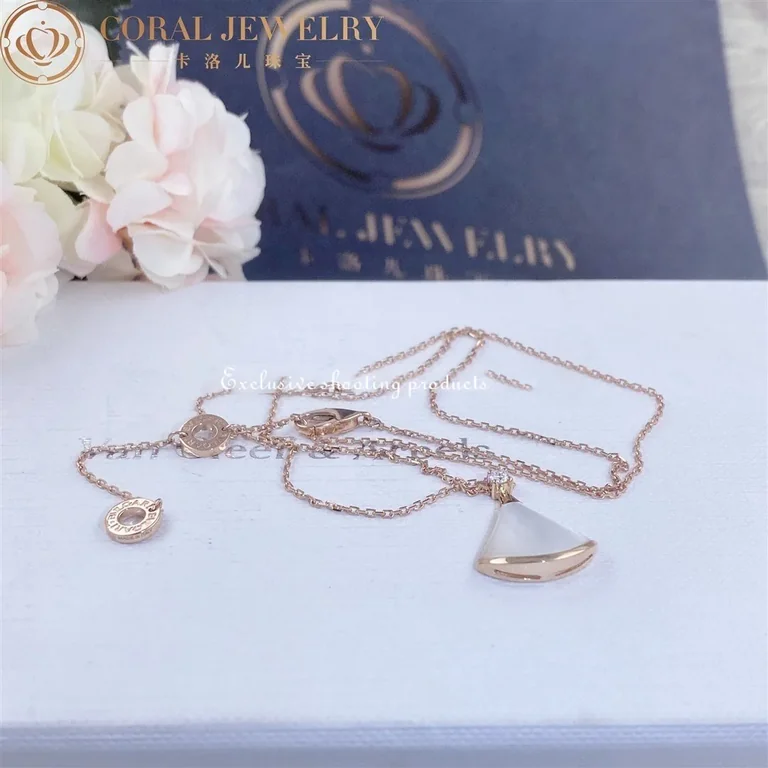 Bulgari Divas? Dream 350581 Necklace Rose Gold Mother-of-pearl and Diamonds 11