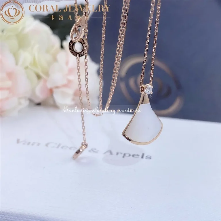 Bulgari Divas? Dream 350581 Necklace Rose Gold Mother-of-pearl and Diamonds 9
