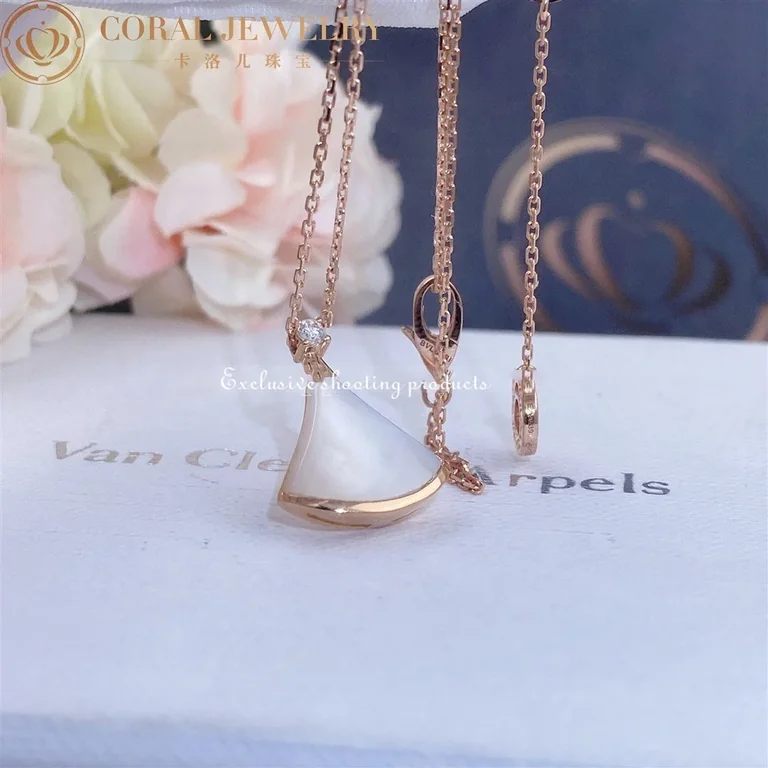 Bulgari Divas? Dream 350581 Necklace Rose Gold Mother-of-pearl and Diamonds 8
