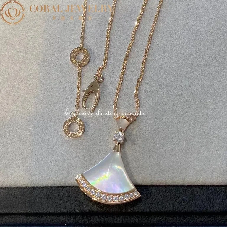 Bulgari Divas? Dream 356452 Necklace Rose Gold Mother-of-pearl and Diamonds 4