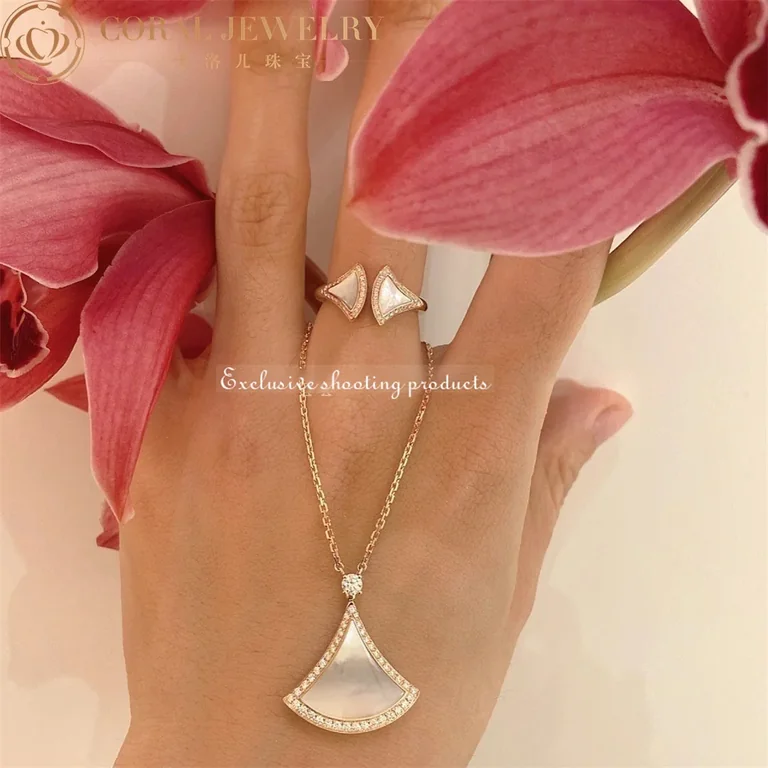 Bulgari Divas? Dream 358671 Necklace Rose Gold Mother-of-pearl and Diamonds 13