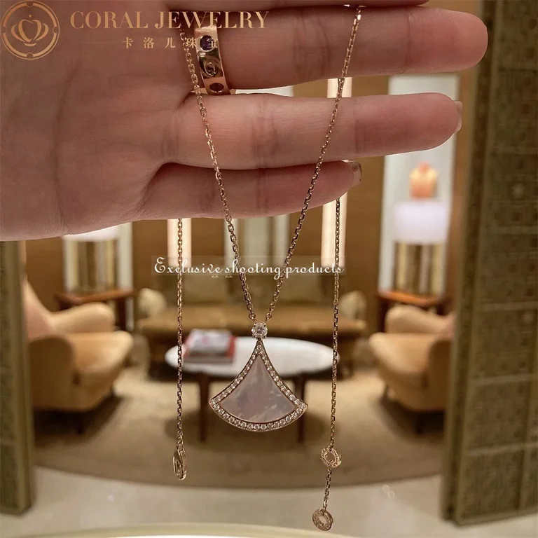Bulgari Divas? Dream 358671 Necklace Rose Gold Mother-of-pearl and Diamonds 10