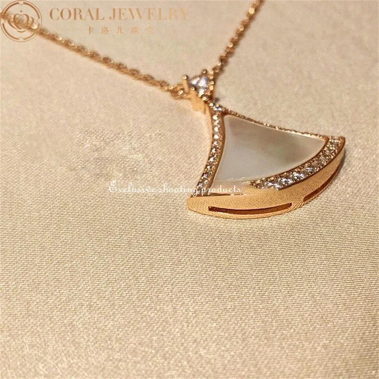Bulgari Divas? Dream 358671 Necklace Rose Gold Mother-of-pearl and Diamonds 3