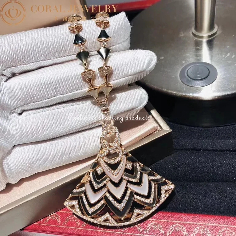 Bulgari Divas? Dream Necklace Rose Gold in Mother of Pearl with Diamonds Necklace 5