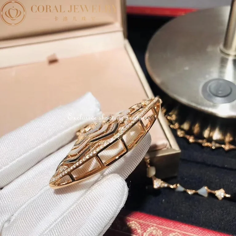 Bulgari Divas? Dream Necklace Rose Gold in Mother of Pearl with Diamonds Necklace 3