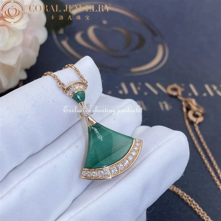 Bulgari Divas? Dream 351143 Necklace Rose Gold Malachite and Diamonds 11