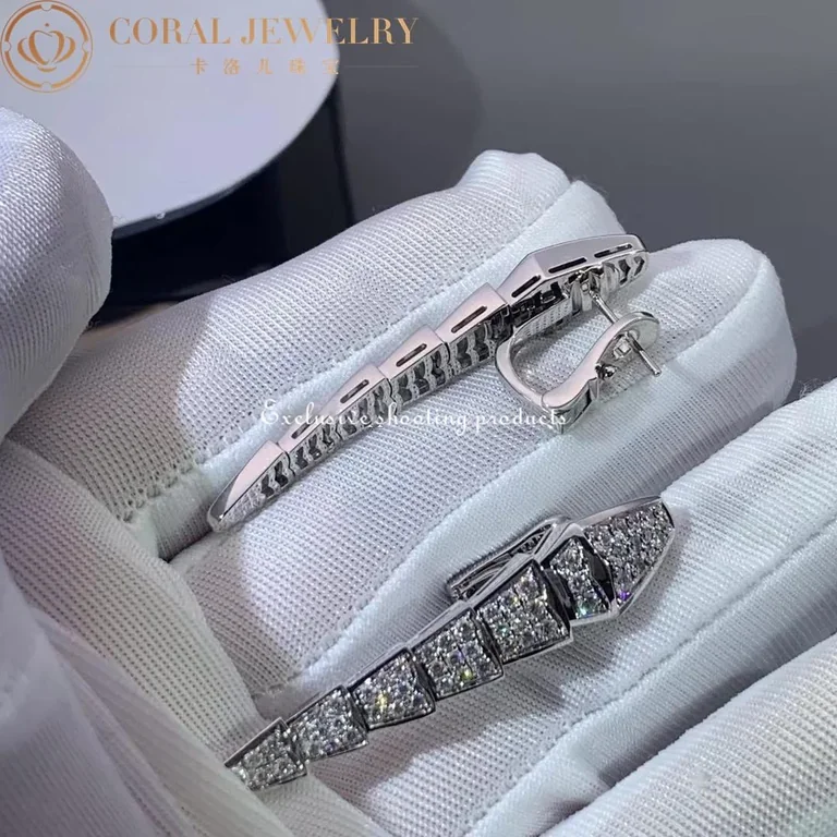 Bulgari Serpenti Viper 348320 earrigns in 18 kt white gold set with full pavé diamonds 8