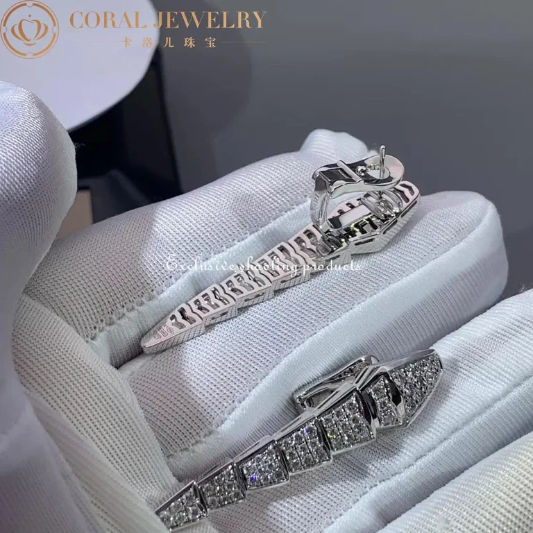 Bulgari Serpenti Viper 348320 earrigns in 18 kt white gold set with full pavé diamonds 5