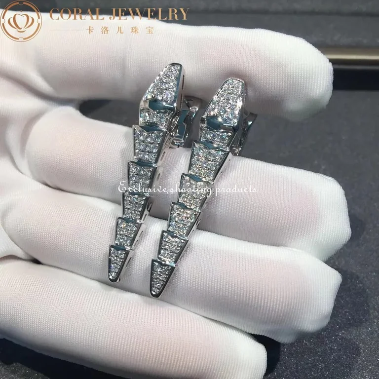 Bulgari Serpenti Viper 348320 earrigns in 18 kt white gold set with full pavé diamonds 3