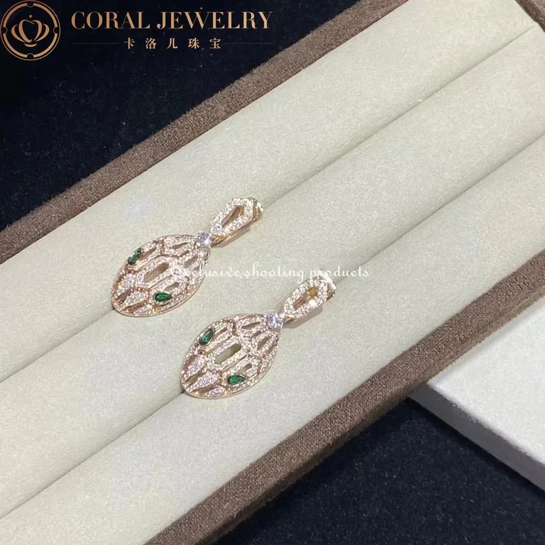 Bulgari Serpenti 354576 18 kt yellow gold earrings set with pavé diamonds and malachite eyes 3