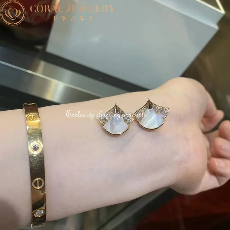 Bulgari Divas? 350483 Dream small earrings in pink gold diamonds and mother of pearl OR857103 3