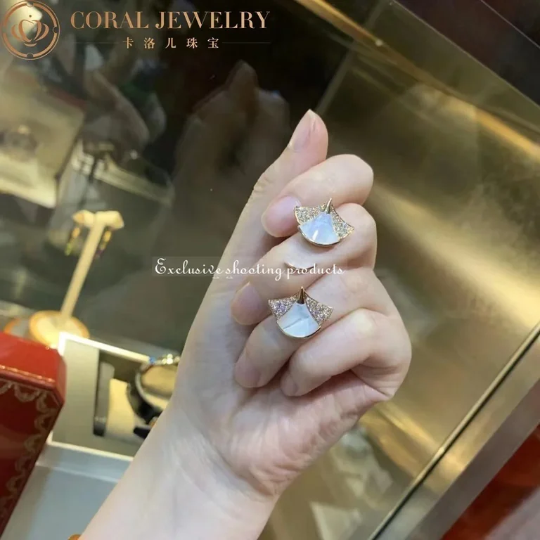Bulgari Divas? 350483 Dream small earrings in pink gold diamonds and mother of pearl OR857103 2