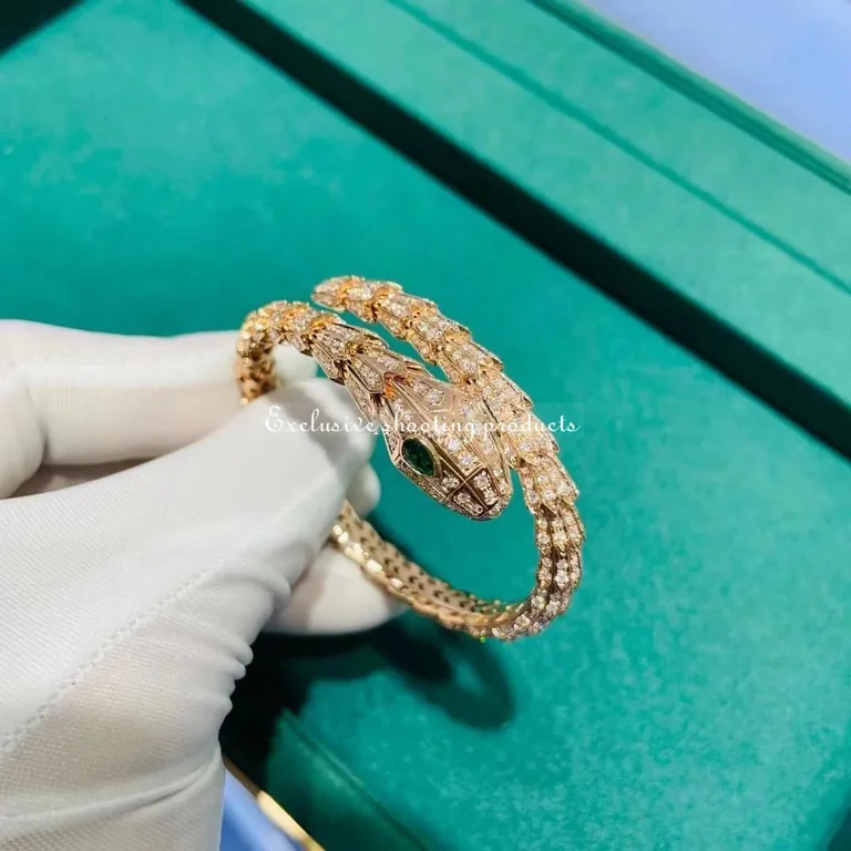 Bulgari Serpenti 356904 Diamond Snake Bangle Bracelet set with pavé diamonds in 18kw Rose gold 7