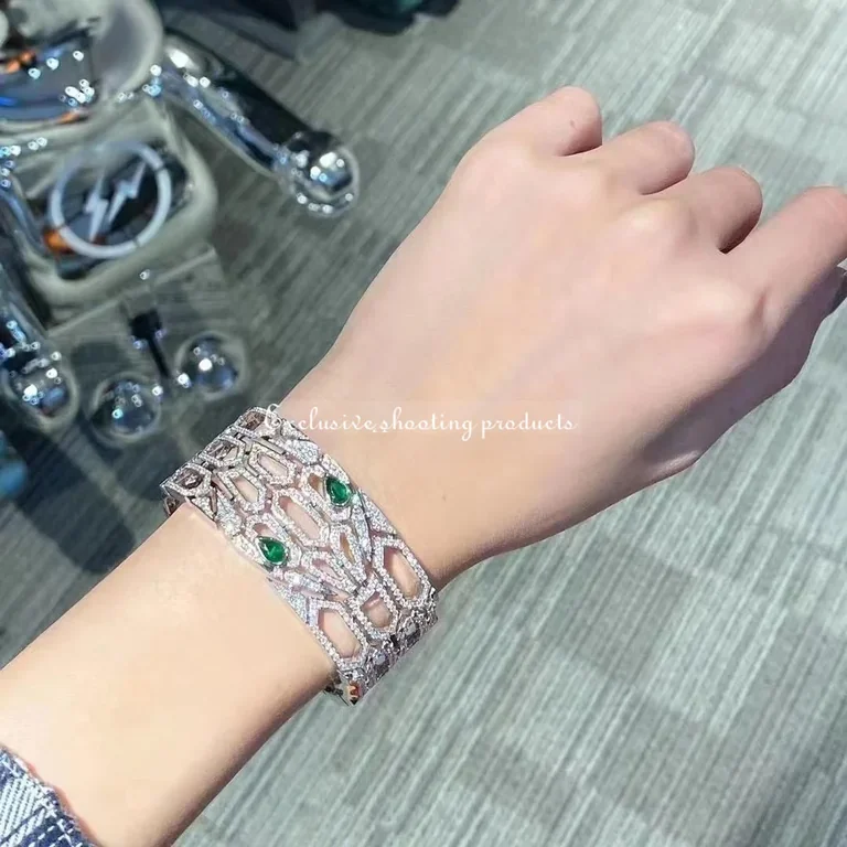 Bulgari Serpenti 352753 Bracelet White Gold Diamond And Emerald 4