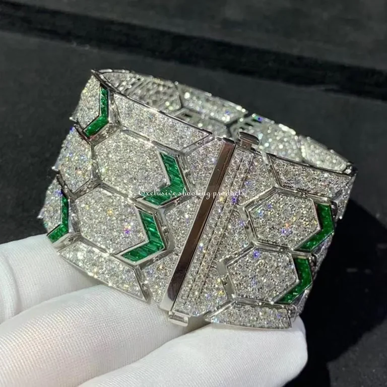 Bulgari Serpenti 353848 bracelet 18kt white gold with emeralds and pavé diamonds 16