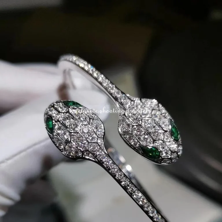 Bulgari 356522 Serpenti 18 kt white gold bracelet set with emerald eyes and pavé diamonds 5