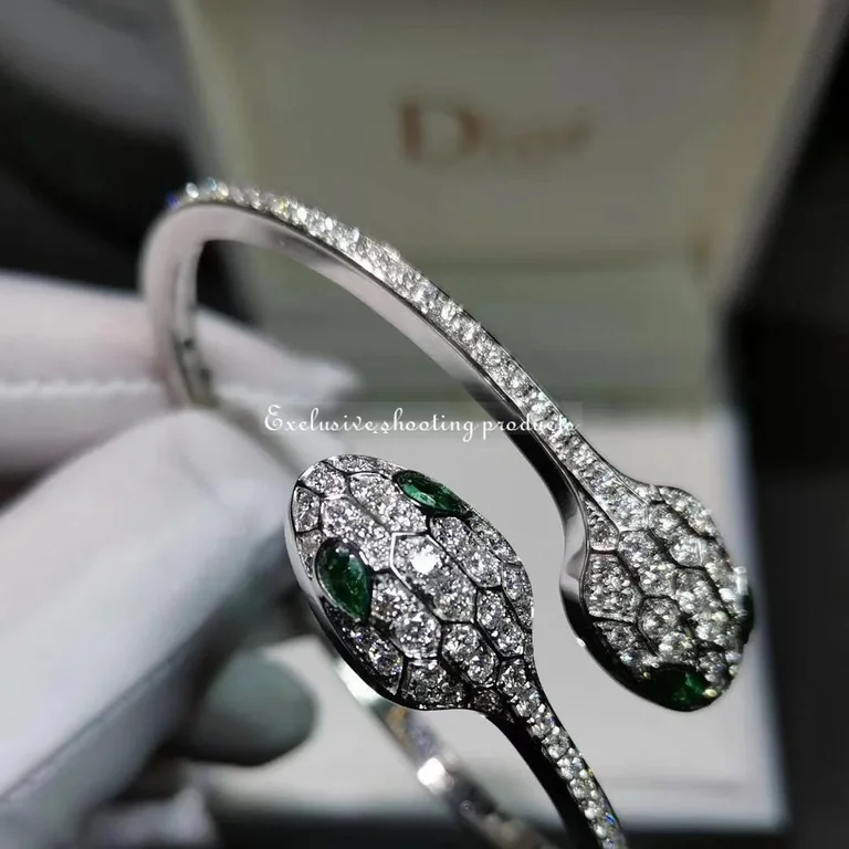 Bulgari 356522 Serpenti 18 kt white gold bracelet set with emerald eyes and pavé diamonds 3