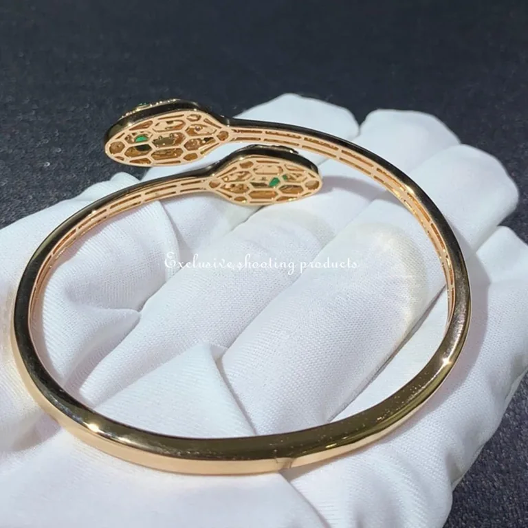 Bulgari 356522-YG Serpenti 18 kt yellow gold bracelet set with emerald eyes and pavé diamonds 3