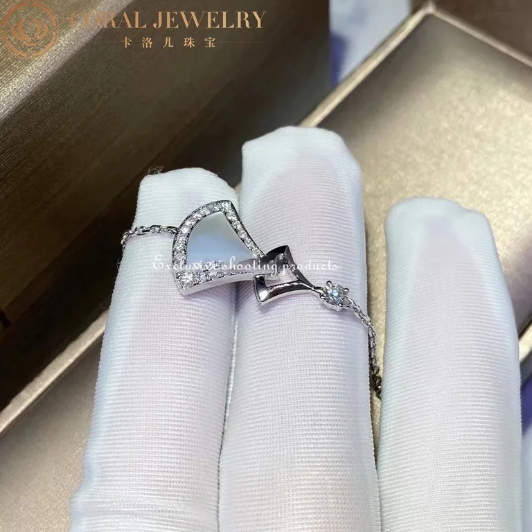 Bulgari 358684 Divas? Dream Bracelet White Gold with Mother-of-pearl and Diamonds 3