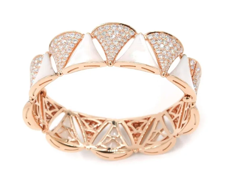 Bulgari BR856837 Divas? Dream Bracelet Rose Gold with Diamonds Mother of Pearl Bracelet 1