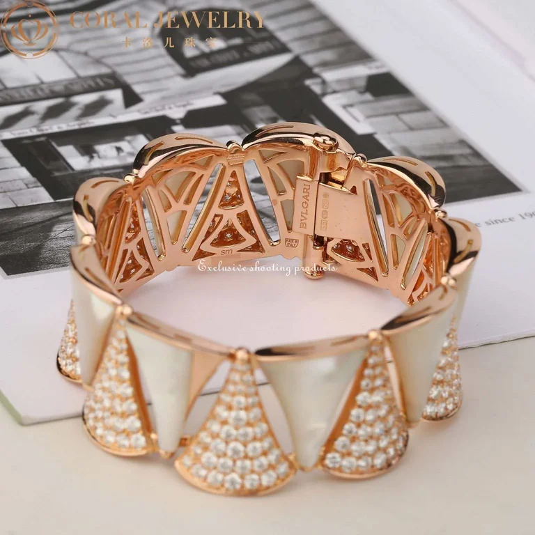 Bulgari BR856837 Divas? Dream Bracelet Rose Gold with Diamonds Mother of Pearl Bracelet 4