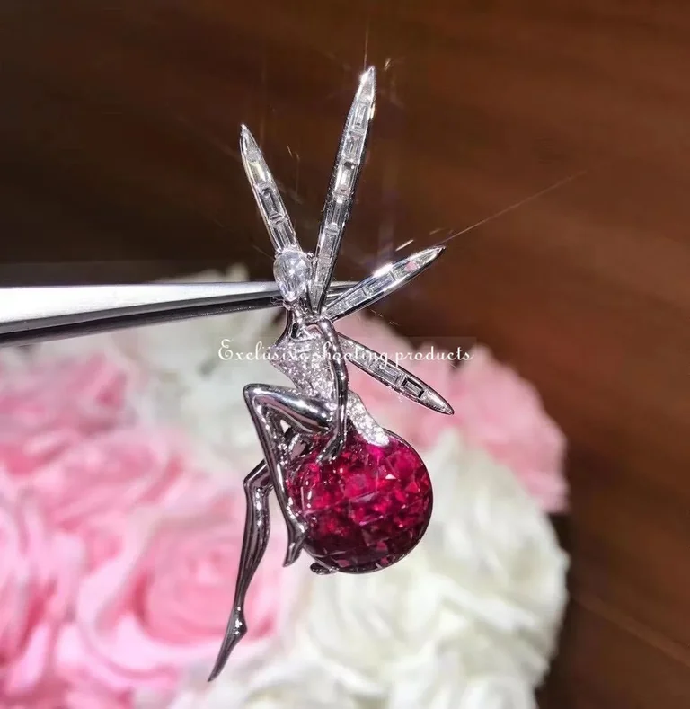 Van Cleef & Arpels brooch F�e Caresse d?�ole brooch 7