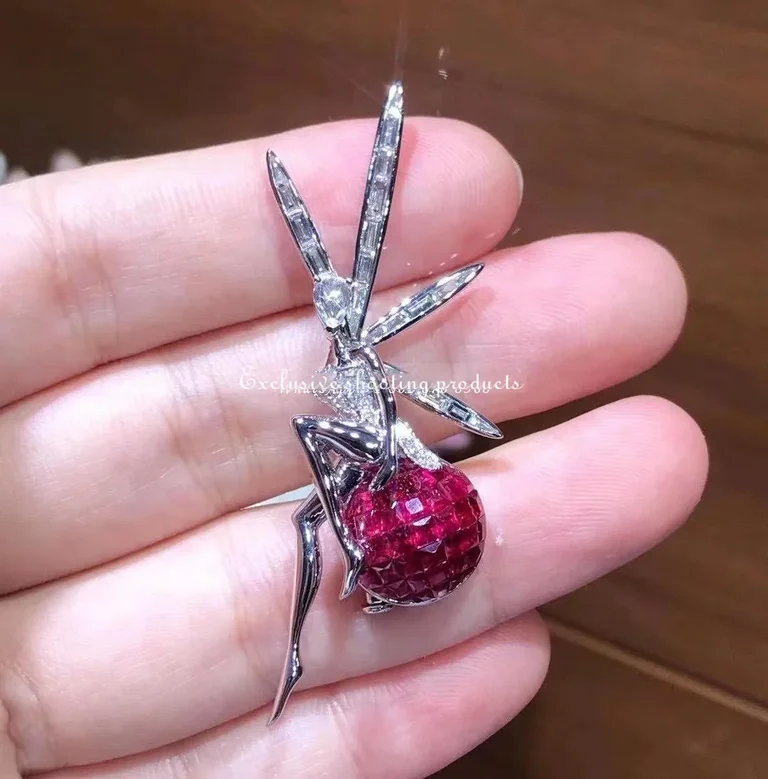 Van Cleef & Arpels brooch F�e Caresse d?�ole brooch 5
