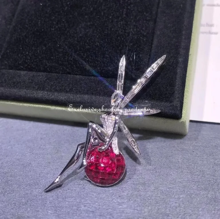 Van Cleef & Arpels brooch F�e Caresse d?�ole brooch 2