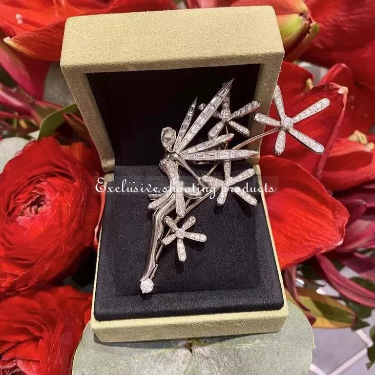 Van Cleef & Arpels clip Caresse d?Eole white gold dia fairy clip 2