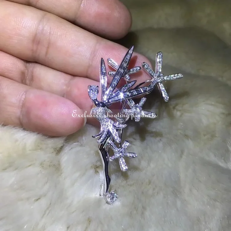 Van Cleef & Arpels clip Caresse d?Eole white gold dia fairy clip 5