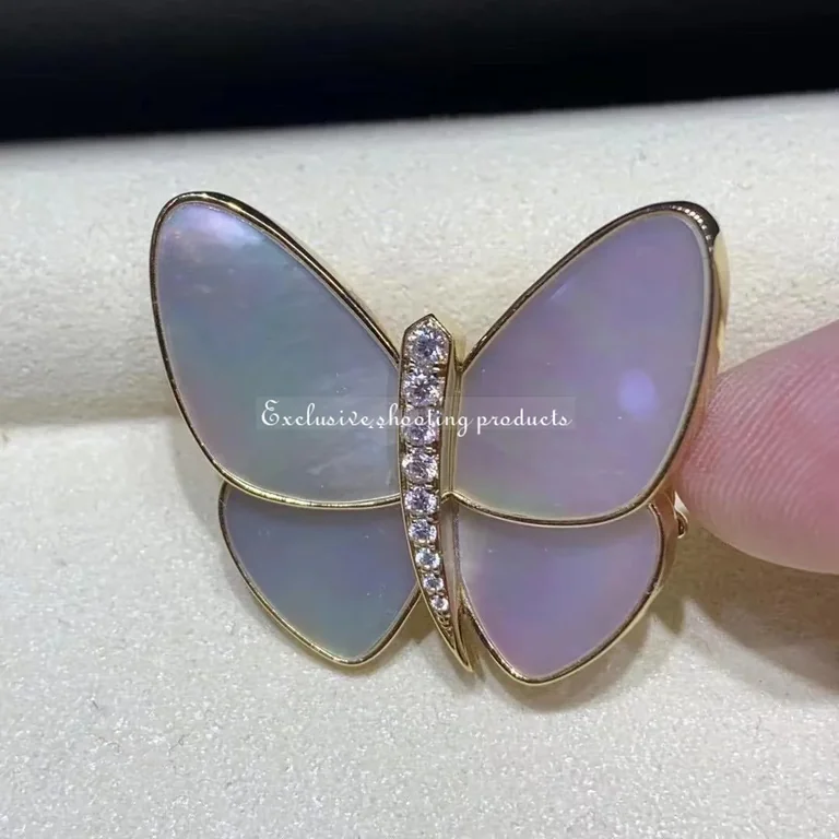 Van Cleef & Arpels VCARA64100 Butterfly Clip Yellow gold Diamond Mother-of-pearl Clip 9
