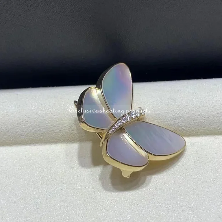 Van Cleef & Arpels VCARA64100 Butterfly Clip Yellow gold Diamond Mother-of-pearl Clip 7
