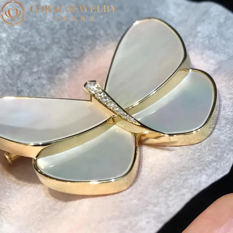 Van Cleef & Arpels VCARA64100 Butterfly Clip Yellow gold Diamond Mother-of-pearl Clip 6