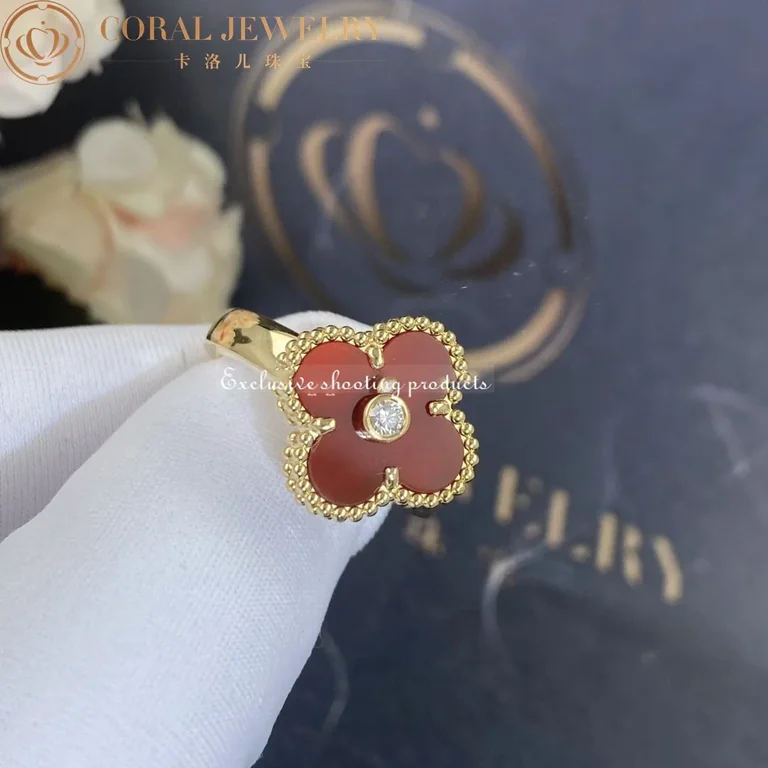 Van Cleef & Arpels VCARD40800 Vintage Alhambra ring Yellow gold Carnelian Diamond ring 4