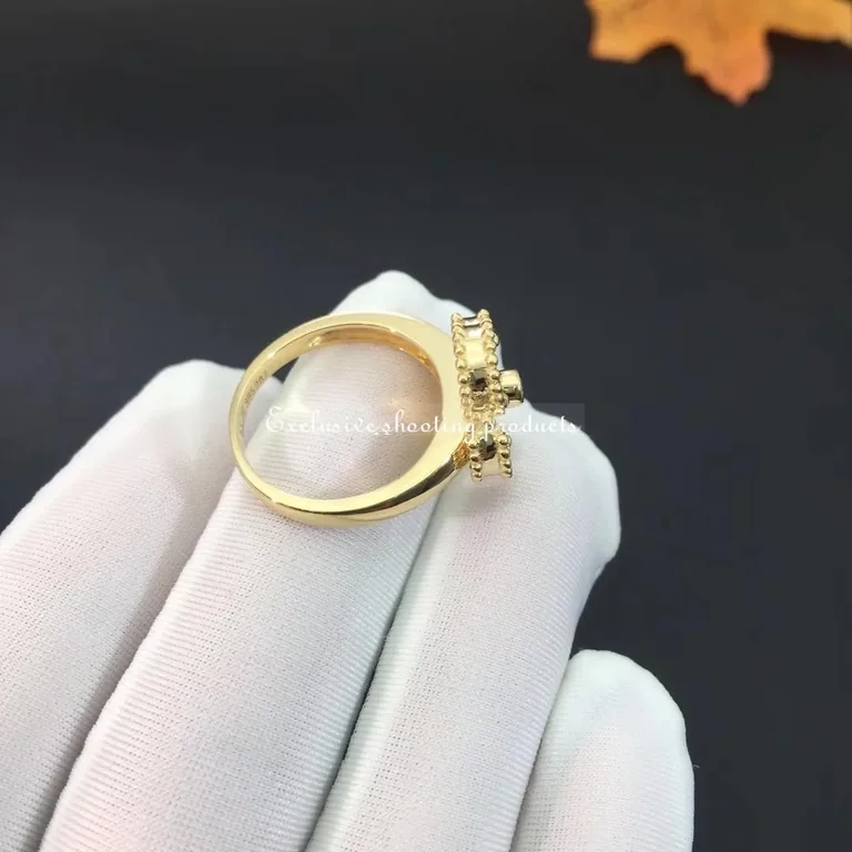 Van Cleef & Arpels VCARO3QM00 Vintage Alhambra ring Yellow gold Diamond Malachite ring 4