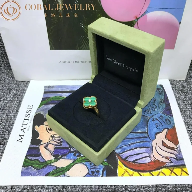 Van Cleef & Arpels VCARO3QM00 Vintage Alhambra ring Yellow gold Diamond Malachite ring 3