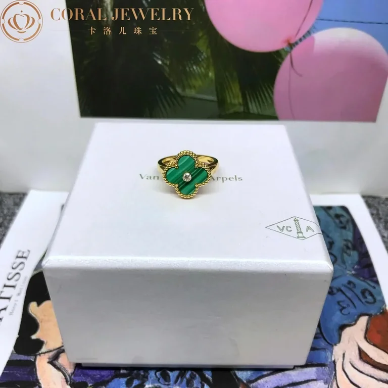 Van Cleef & Arpels VCARO3QM00 Vintage Alhambra ring Yellow gold Diamond Malachite ring 2