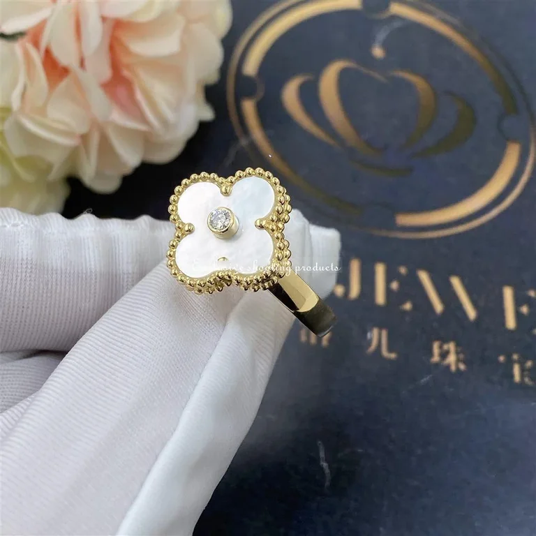Van Cleef & Arpels VCARA41100 Vintage Alhambra ring Yellow gold Diamond Mother-of-pearl ring 4