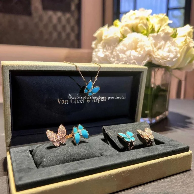 Van Cleef & Arpels VCARP7UZ00 Two Butterfly Between the Finger ring Yellow gold Diamond Turquoise ring 7