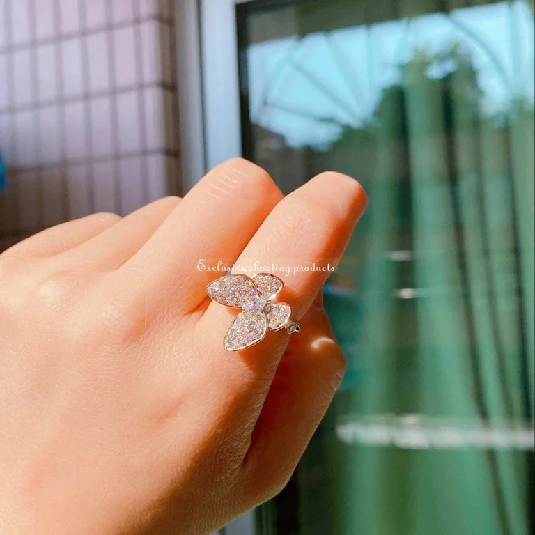 Van Cleef & Arpels VCARP3DQ00 Two Butterfly ring Yellow gold Diamond ring 3
